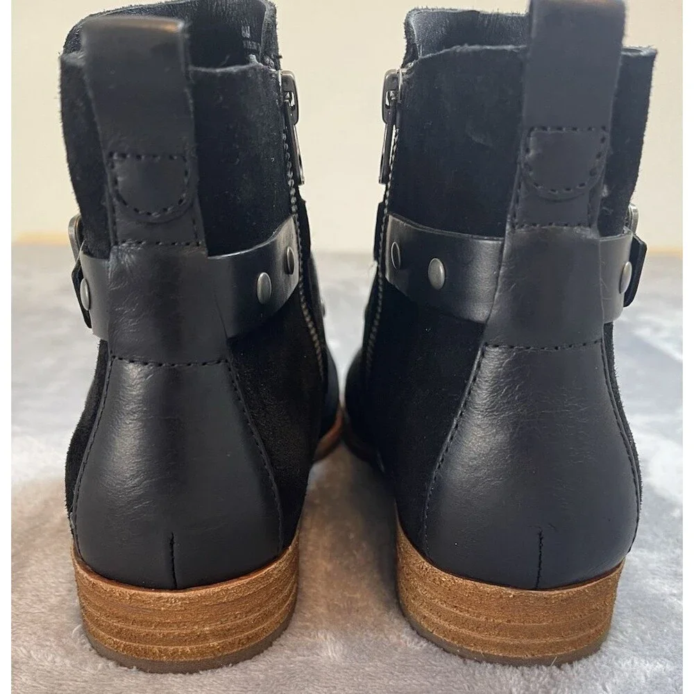 Kork Ease NWOB womens faux buckle black suede ankle zip boots 8 M quiet luxury